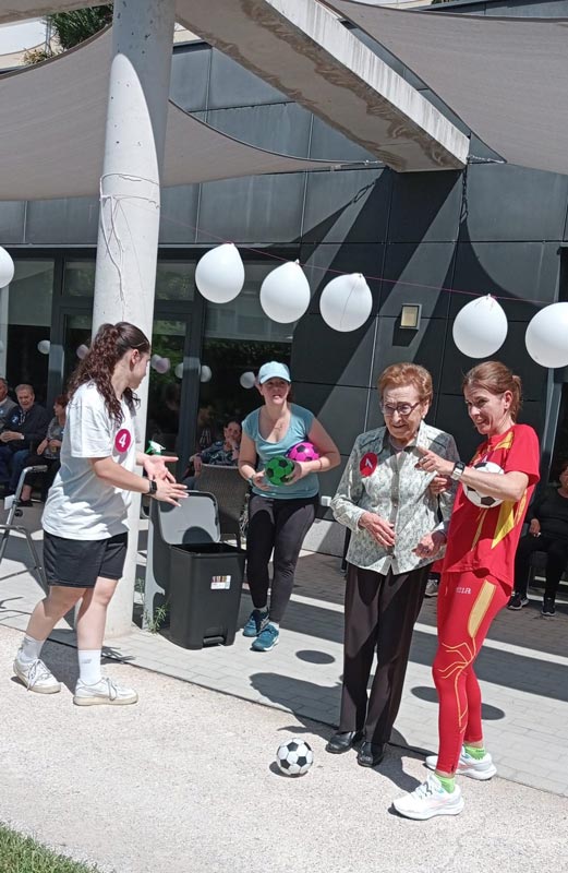 Los residentes de Madrid-Edalia participan en sus particulares Yayo Olimpiadas