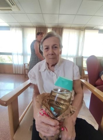 Residente descubre el regalo de la residencia por su cumpleaños