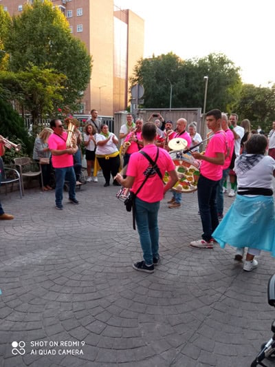 Una charanga visitó Torrejón-Edalia durante las fiestas patronales de la localidad