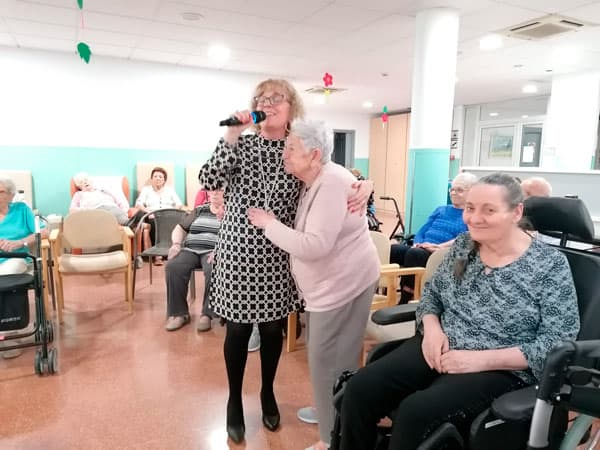 Actuación otoñal del grupo Can Seixanta en Sant Boi-Benviure