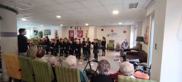 Visita de un coro infantil