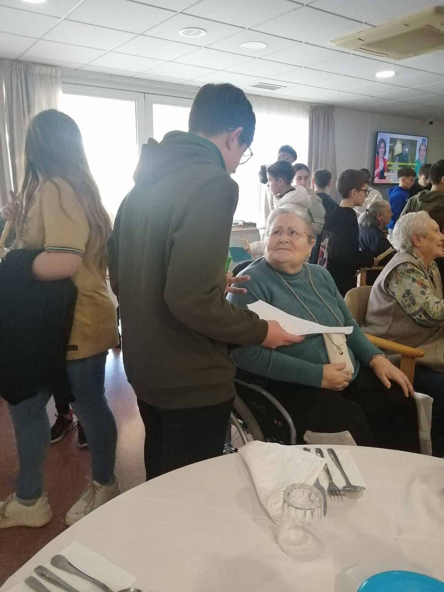 Visita de un colegio a Benviure