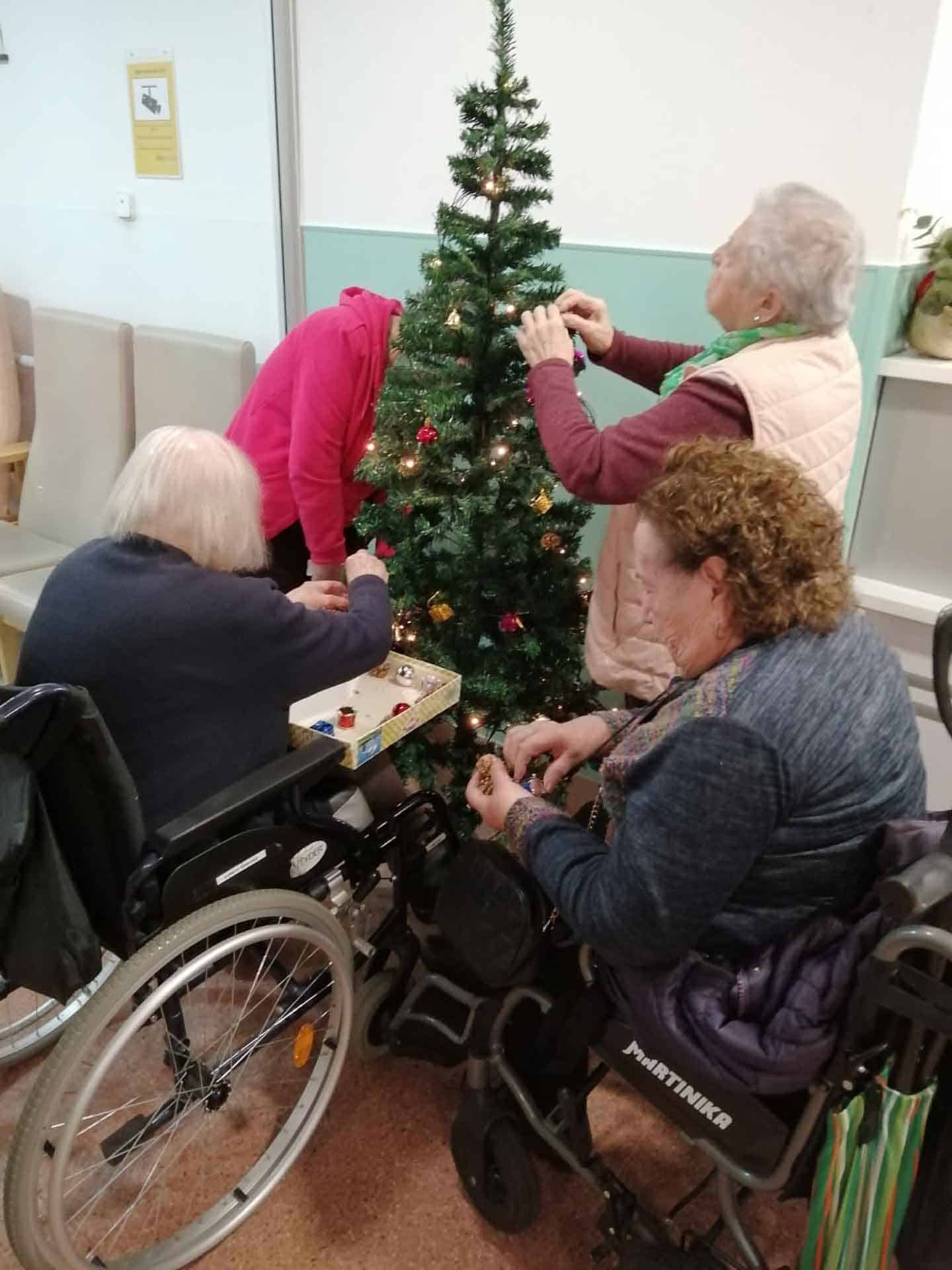 Montaje del árbol de la Navidad 2024