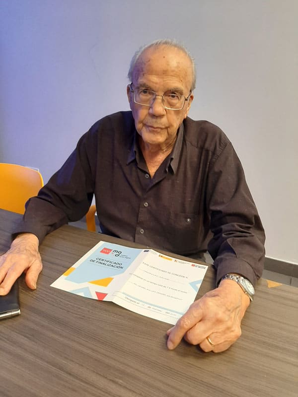 Un residente mientras realiza el curso