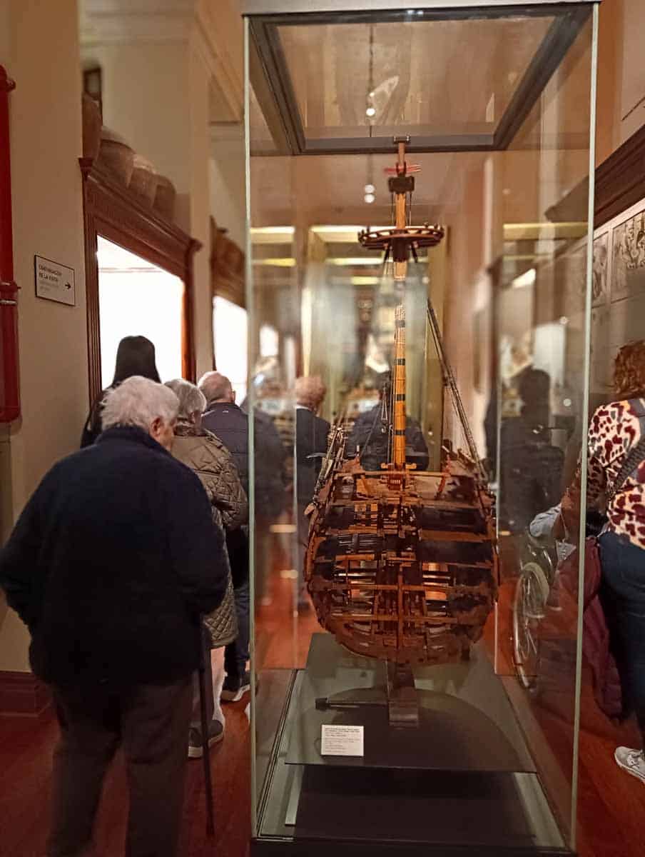 Imagen del interior del museo naval