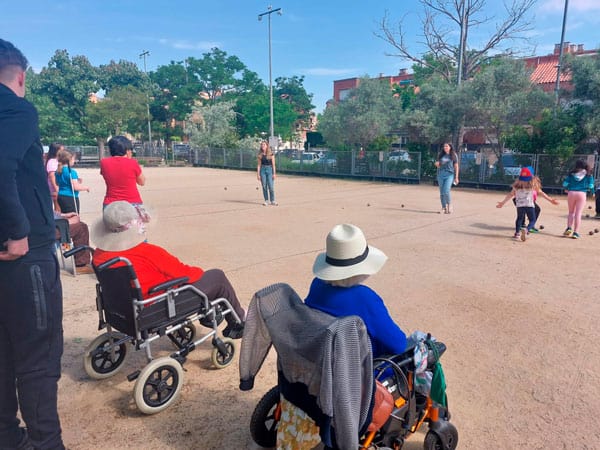 Campeonato de petanca junto a los más jóvenes