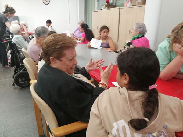 Proyecto sobre el respeto a las personas mayores con el colegio Montbaig