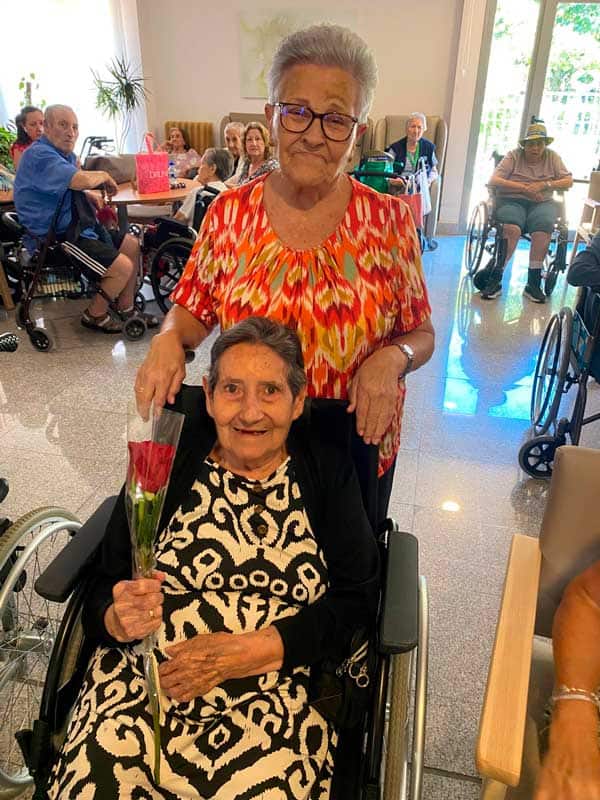 Dos usuarias cumpleañeras