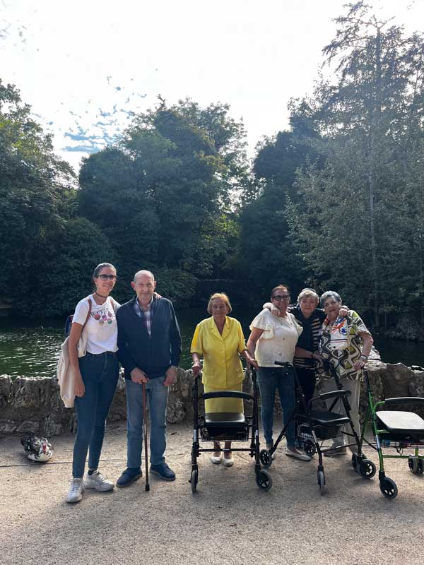 Imagen de varios residentes durante las fiestas