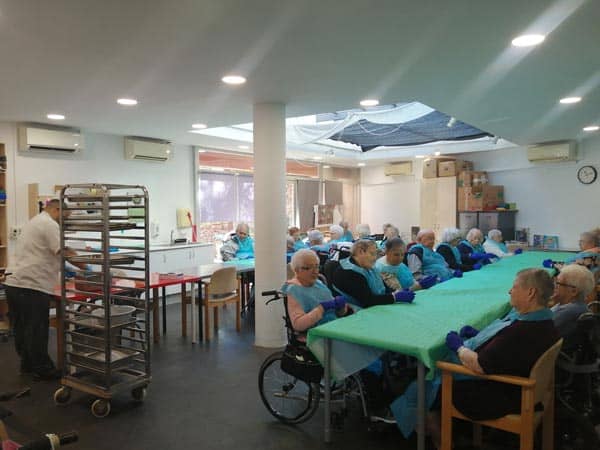 Imagen del comedor durante el taller de rosquillas