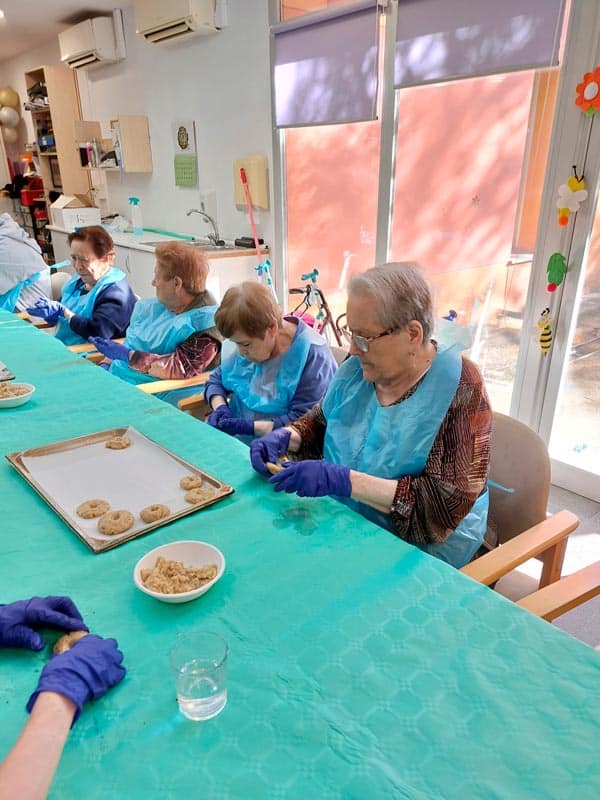 Residentes elaboran rosquillas