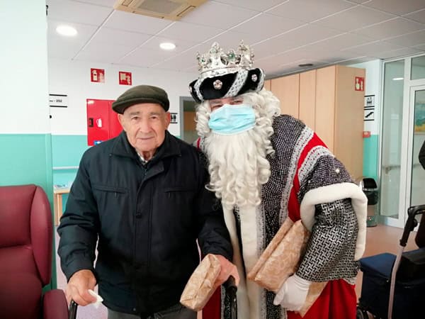 El rei Melchor con un residente