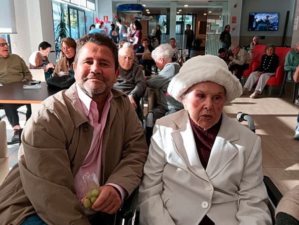 Todos vestidos y felices por Fin de Año