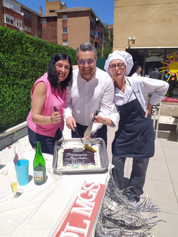 Celebramos los 25 años de Riosol con una rica comida y un brindis