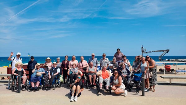 Imagen de grupo de la salida a la playa