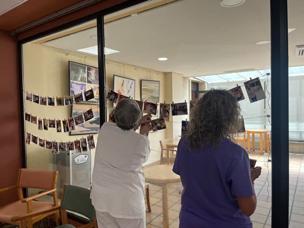 Para celebrar el 25.º aniversario llenamos la residencia con fotos