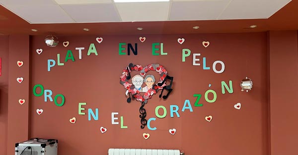 Mural por el día de los abuelos